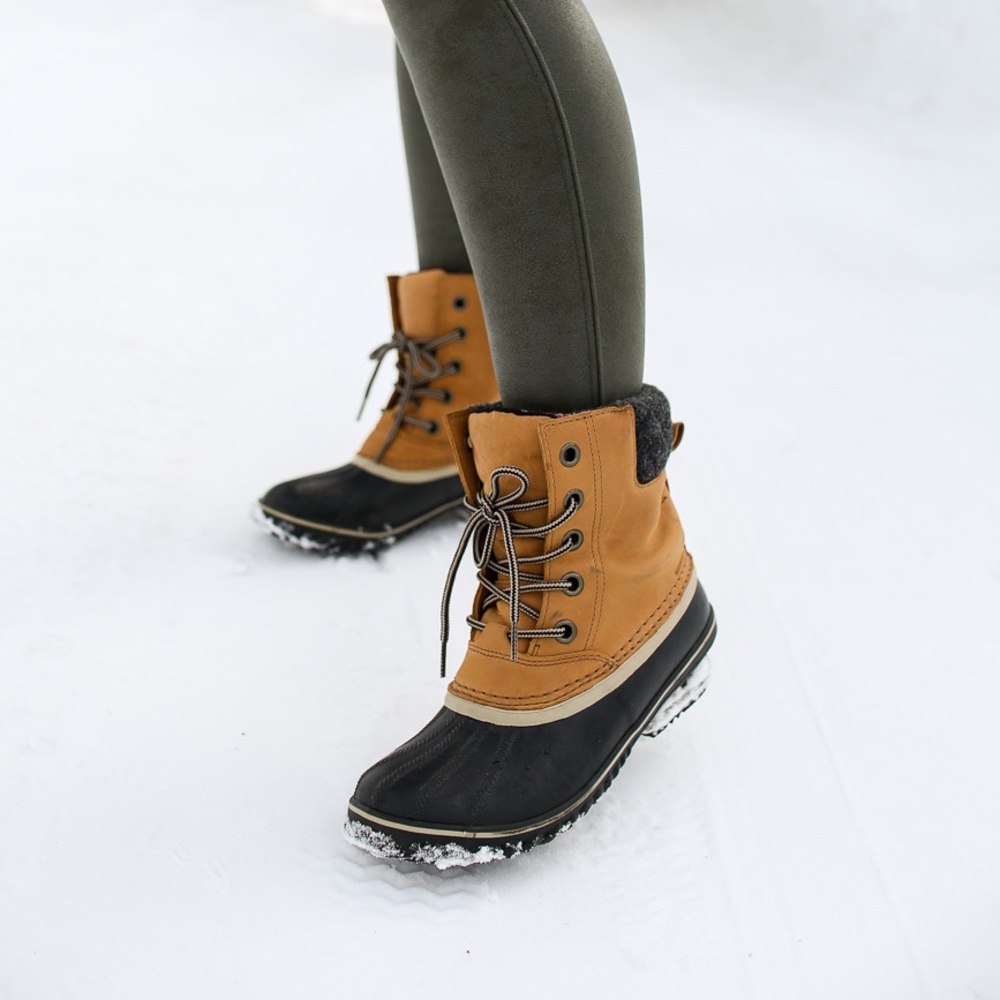 Sorel Slimpack II lace duck boots - size 10 fits like 9.5